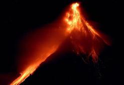 Mayon Yanardağı'nda alarm seviyesi 3'e yükseltildi