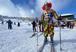 ‘Beyaz cennet’te palyaço hem kaydı hem eğlendirdi