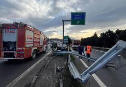 TEM’de bariyere çarpan otomobilin sürücüsü yaralandı