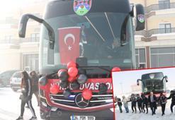 Cumhurbaşkanı Erdoğan, Yüksekovaspor Kadın Futbol Takımı’na otobüs hediye etti