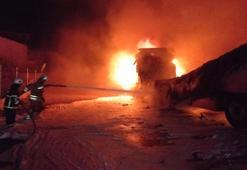 Hatay'da park halindeki TIR yandı