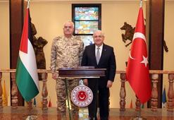 Bakan Güler, Ürdün Genelkurmay Başkanı Al Hnaity'i kabul etti