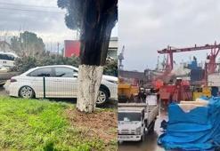 Yalova'da fırtına; çatılar uçtu, tersanede vinç devrildi