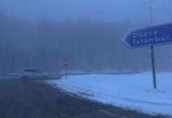 Bolu Dağı'nda sis ve hafif kar yağışı