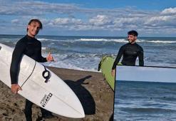 Denizde sörf yapanları görüp, 'boğulma' ihbarı verdiler