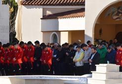 Antalya'da hazırlıklarını sürdüren takımlar 'Dinler Bahçesi'nde namaz kıldı