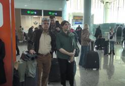 İstanbul Havalimanı'nda İran'a gitmek için bekliyorlar: Yakınlarımıza ulaşamıyoruz