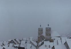 Fransa'da 380 bin hane elektriksiz kaldı