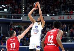 EA7 Emporio Armani Milan - Anadolu Efes: 87-74