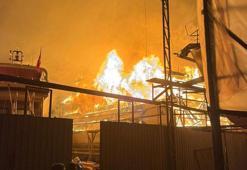 Fethiye’de yapımı süren 20 metrelik gulet teknede yangın