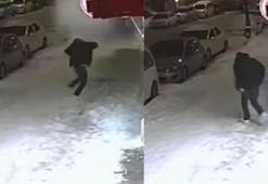 6 katlı binanın çatısından kar kütlesi düştü; 1 yaralı