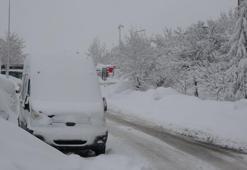 Bitlis'te 111 köy yolu kardan kapandı