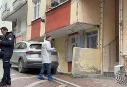 Esenyurt'ta 4 katlı binanın giriş katındaki dairede patlama