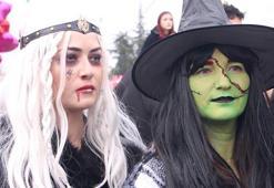 Bin yıllık Balkan geleneği 'Koleda', renkli görüntülerle kutlanıyor