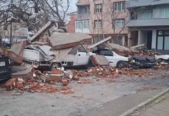 Bursa’da fırtınanın neden olduğu hasar, gündüz görüntülendi