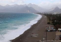 Antalya’da sis ve kuvvetli rüzgar