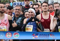 Sağanak altında 3 bin kişi Kurtuluş Yarı Maratonu’nda koştu
