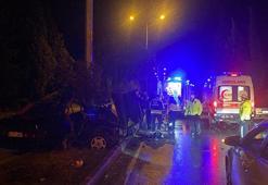 Kazada ikiye bölünen otomobilden mucize kurtuluş: 2 yaralı