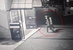 Başında şişe kırıp, tabanca ile ateş eden eşinden kaçıp, kızı ile birlikte camiye sığındı