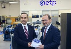 Bakan Kacır, Endüstriyel Tasarım ve Prototipleme Merkezini ziyaret etti