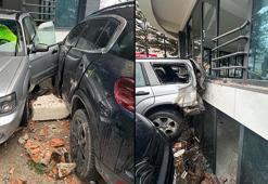 Beşiktaş’ta fren yerine gaza bastı; önce araçlara ardından binaya çarptı