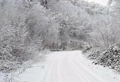 Kırklareli'nin yüksek kesimleri beyaza büründü