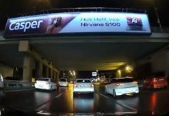 Maltepe’de otomobilin motosiklete çarptığı anlar kamerada