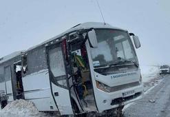 Kayseri'de cenaze götürülen midibüs devrildi; 3'ü ağır, 22 yaralı