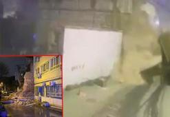 Beyoğlu’nda tarihi metruk binanın duvarı çöktü; o anlar kamerada