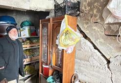 Bartın'da heyelan; 16 evin duvarlarında çatlaklar oluştu