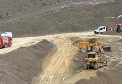 Taş ocağı sahasında devrilen kamyonun şoförü öldü