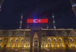 Miraç Kandili Sultanahmet ve Çamlıca'da dualarla idrak edildi