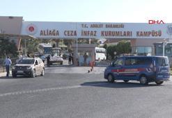 İzmir’de cezaevinde hükümlünün saldırdığı 2 infaz ve koruma memuru yaralandı