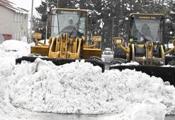 Bitlis’te kardan kapanan 210 köy ve mezra yolu ulaşıma açıldı