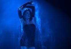 Ebru Gündeş, İnci Taneleri için söyledi