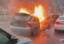 Amasya'da seyir halindeyken alev alan otomobil yandı