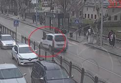 Yaya geçidinden geçerken hafif ticari araç çarptı; kaza kamerada