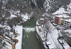 Ulukaya Kanyonu ve Şelalesi'nde kar manzarası