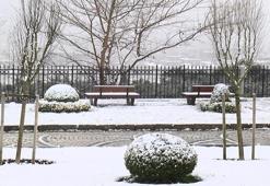 Çamlıca Tepesi kar yağışı sonrası beyaza büründü