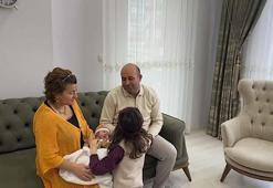 'Geçici Koruyucu Aile' modelinin 100'üncü bebeği Ege Berk, koruyucu ailesiyle buluştu