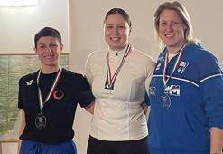 Bengisu Avcı’dan buzda üç altın