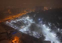 Aydos Ormanı karla beyaza büründü; aileler karın keyfini çıkardı