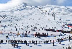 Erciyes Kayak Merkezi'ne sömestirenin ilk hafta sonunda 250 bin ziyaretçi