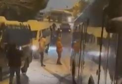 Eyüpsultan'da yokuştan inen İETT otobüsü kar nedeniyle kaydı