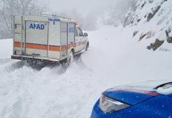 Yaylada kar yağışı nedeniyle mahsur kalan 1'i çocuk 5 kişi, 6 saatte kurtarıldı