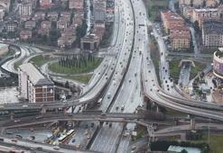 İstanbul halkı toplu taşımayı kullandı, megakent’te yollar boş kaldı