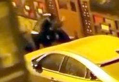 Avcılar'da tartıştığı kadını sokak ortasında tekme tokat darbetti