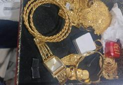 Esnaf, iş yerine bırakılan kumaşların arasından çıkan 2 milyon liralık altını sahibine teslim etti