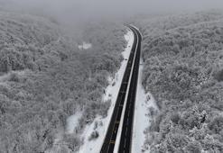 Karla kaplı Bolu Dağı dronla görüntülendi