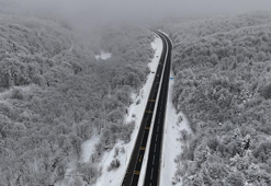 Karla kaplı Bolu Dağı dronla görüntülendi